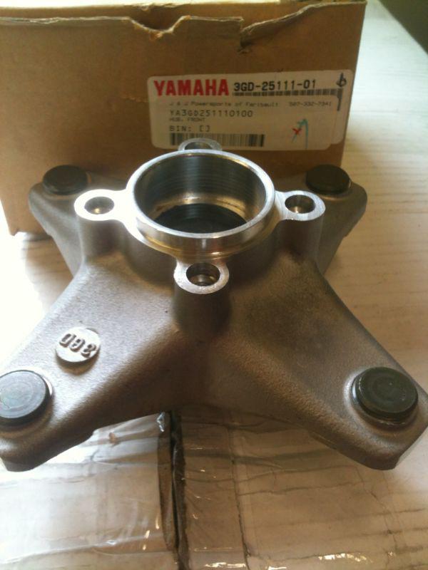 New genuine yamaha blaster 200 2003-2006 front wheel hub fits left or right side