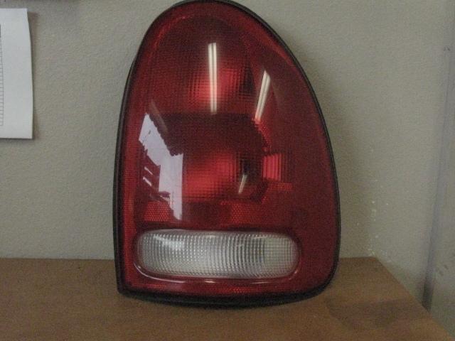 1996-2000 dodge caravan righttail light assembly