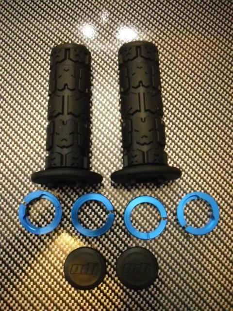 Atv rogue lock 130mm black grips blue ring grip lock-on