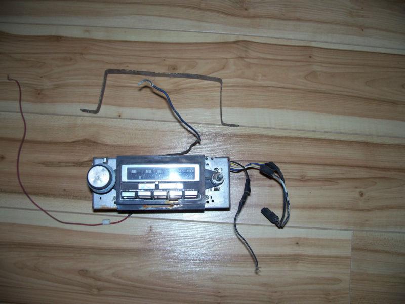 Old am fm radio out of 1977 ford truck