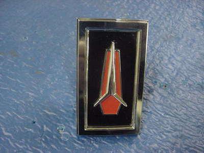 Plymouth 1970's - 1980's nos grille emblem