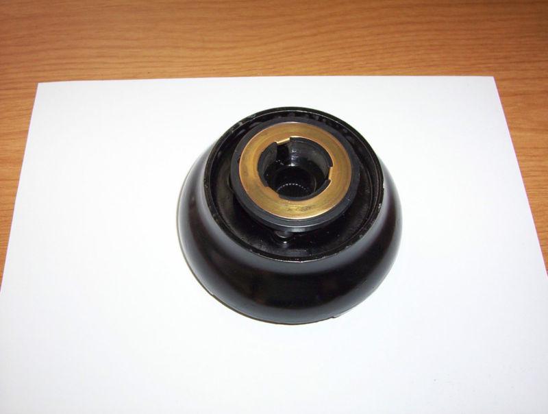 Mgb 70-76 steering wheel hub 