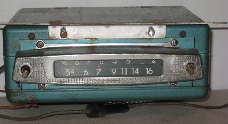 Vintage motorola 412 model car radio - untested