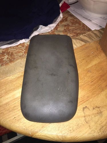 02-07 chevy trailblazer arm rest center console lid cover