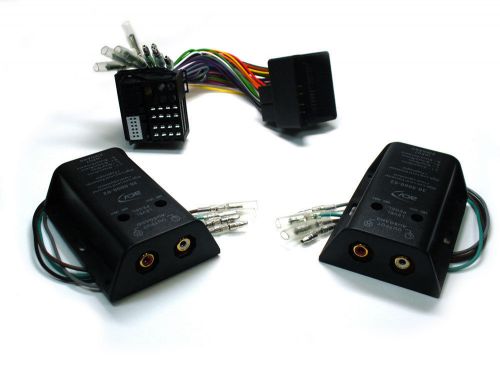 Preamplifier adapter for quadlock radios universally suitable for many brands