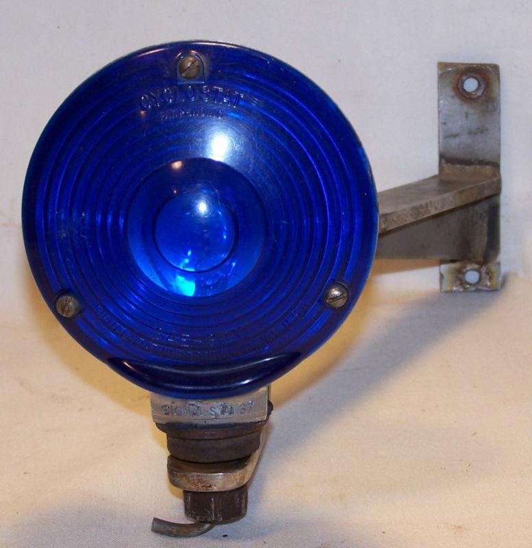 Vintage blue cyclostat light assembly with mounting bracket (p100622)