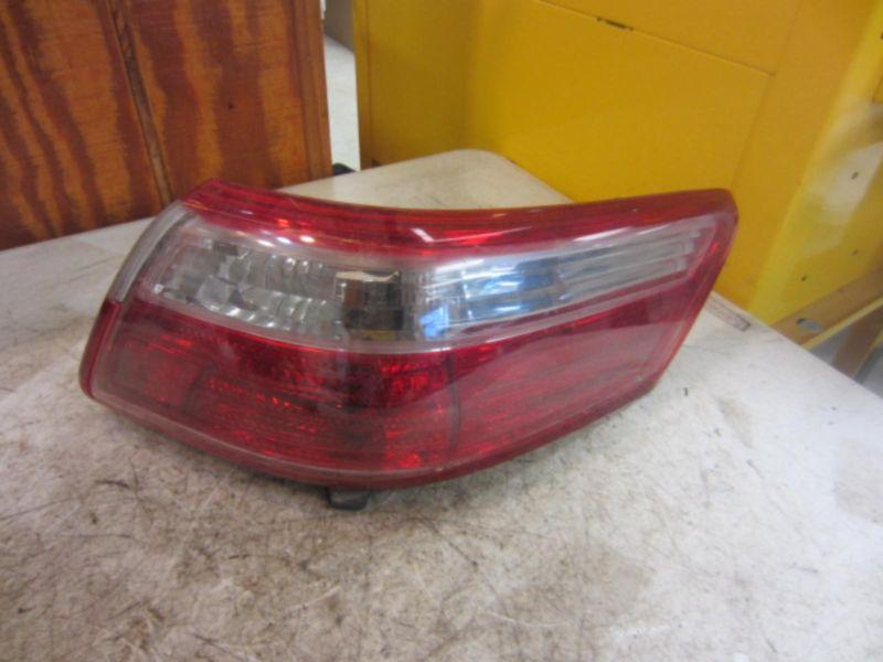 Toyota camry r taillight quarter panel mounted, r., w/o red outline 07 08 09