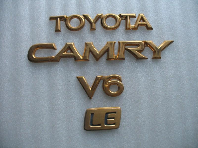 1997 toyota camry v6 le rear trunk gold emblem logo decal used set 98 99 00 01