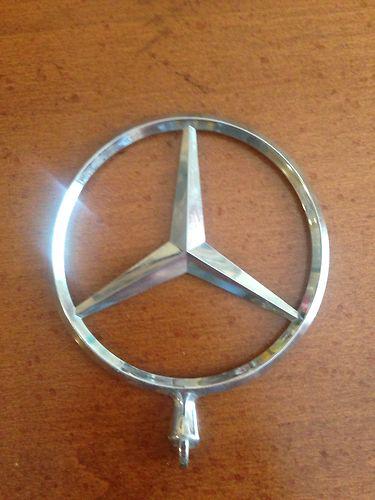Mercedes-benz hood emblem