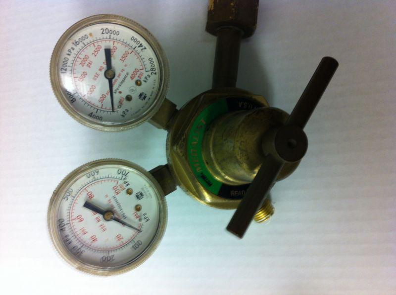 Victor medalist compressed gas regulator 250-30-540 max 3000 psig good used cond