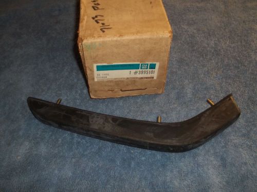 Nos 1971 72 73 chevrolet full size wagon rear bumper guard rub pad