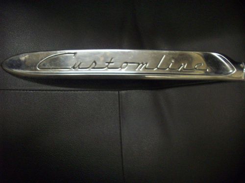 Ford custom line molding