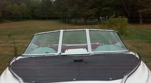 Boat windshield curved glass open bow