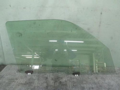 Toyota hiace 2015 front right door glass [1513130]
