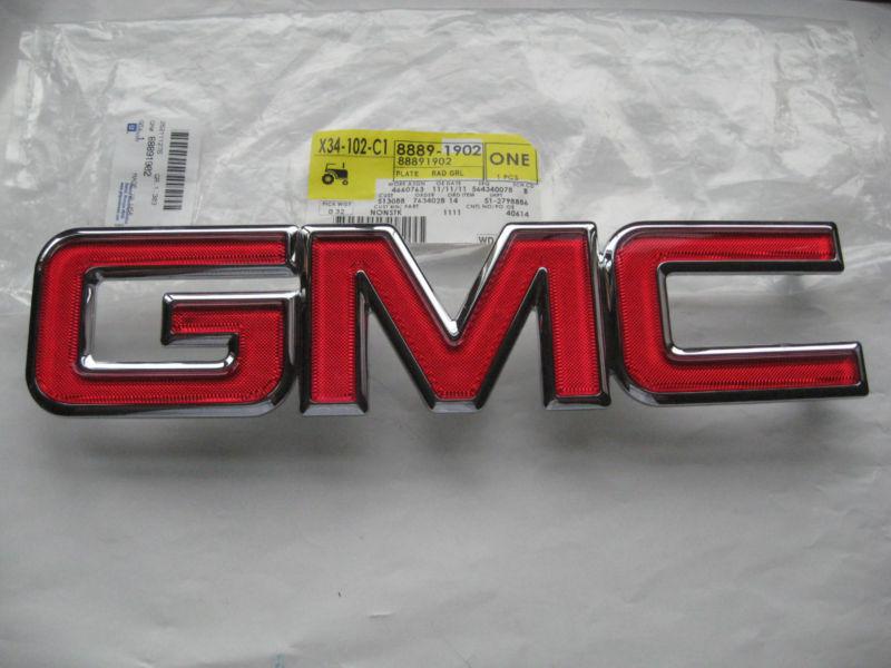2002 03 04 05 gmc envoy gmc grille grill emblem new factory oem 8889-1902 