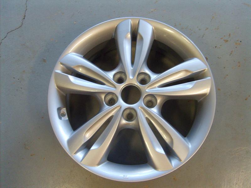 2010-2011 hyundai tucson wheel, 17x6.5, 10 spoke full painted silver