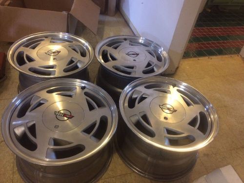 Corvette wheels oem 1989 c4 used with center caps  nice must look wow