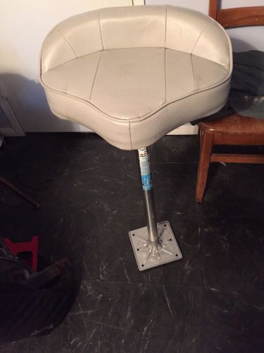Boat seat good condition   best offer great buy