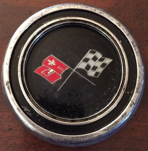 Vintage-1967 corvette horn button (origanal)