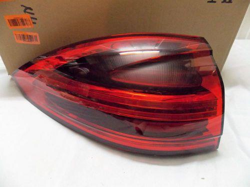 2015-2016 porsche oem cayenne hybrid driver side outer tail lamp #95863106120