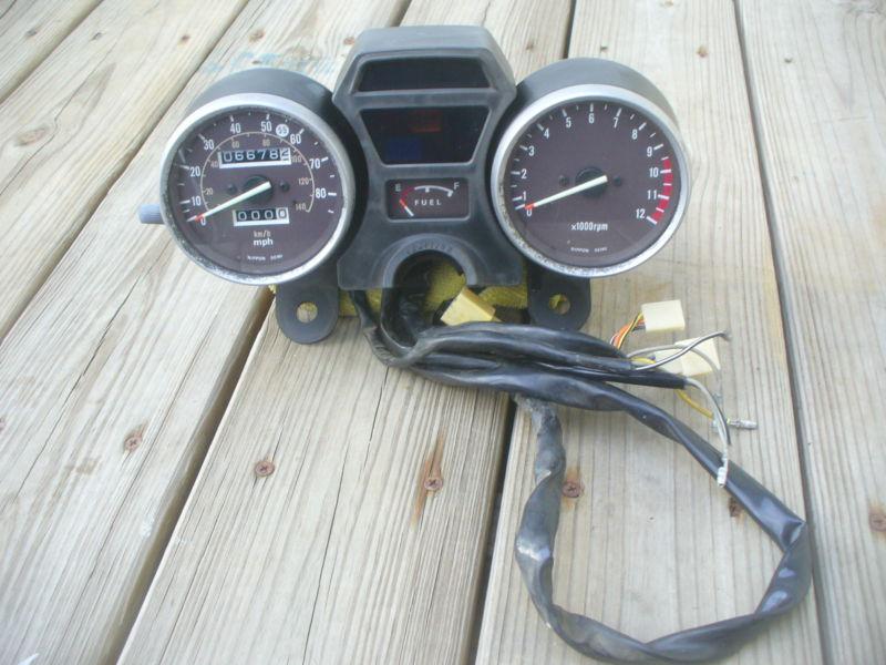 Vintage 1979 suzuki gs 550 oem instrument cluster /gauges with 6,668 miles.