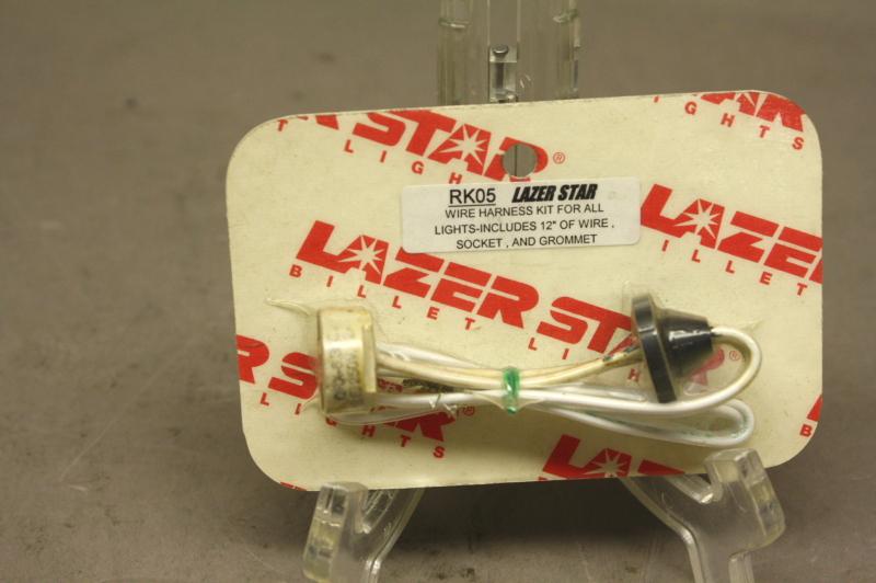 Lazar star halogen and led turn signal wire loom socket with ceramic base