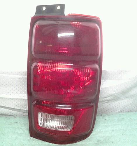 97-02 ford expedition rh oem passenger side tail light assembly used