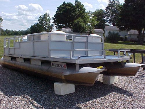 Playbuoy pontoon for parts *16&#039; long w/21&#034; tubes * use for lake raft??