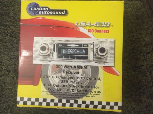 Custom autosound 1955-1959 chevy truck radio set