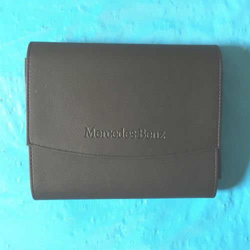 2016 mercedes benz c-class  owners manual  in excelent condition