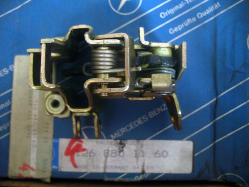 Mercedes benz w126 left hood latch 260 300se 420 500se 560sel 300se 420se sel se
