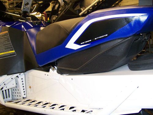 Yamaha viper snowmobile seat assembly blue and white