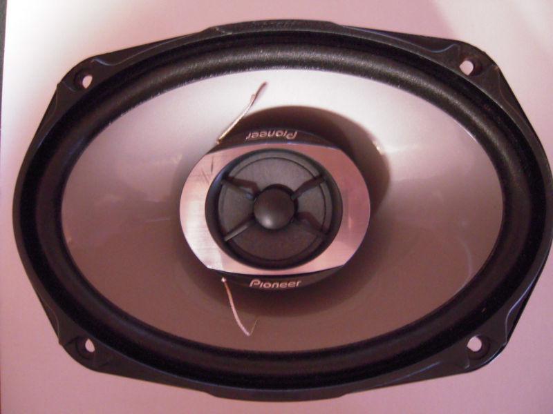 Pioneer ts-g6943r car speaker (one single speaker) 250w max. -- used