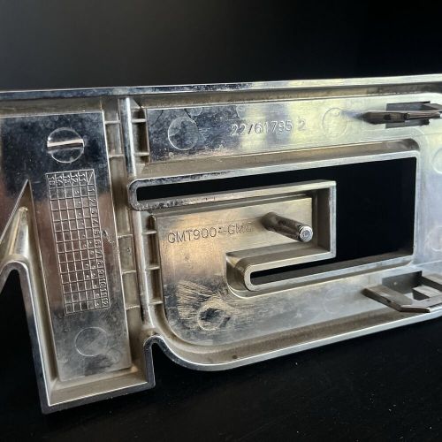 GMC Front Emblem Red/Chrome Plastic GMT1900-GMC 22761795 2, US $29.99, image 2