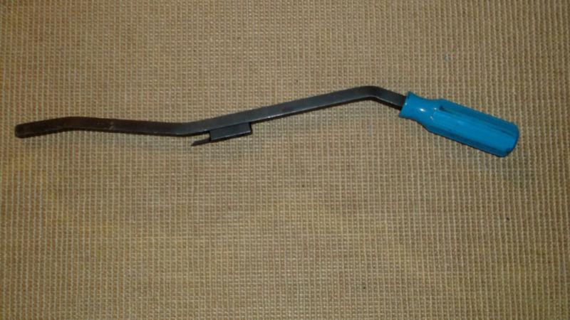 Matco tbs81 heavy duty truck brake spring installer.