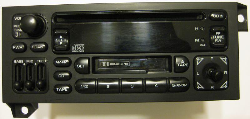 97-00 Chrysler Town & Country Cassette CD Radio OEM, US $99.99, image 3