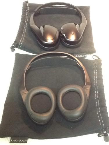 Headphones wireless and cases one pair of jaguar orig rear seat entertainment