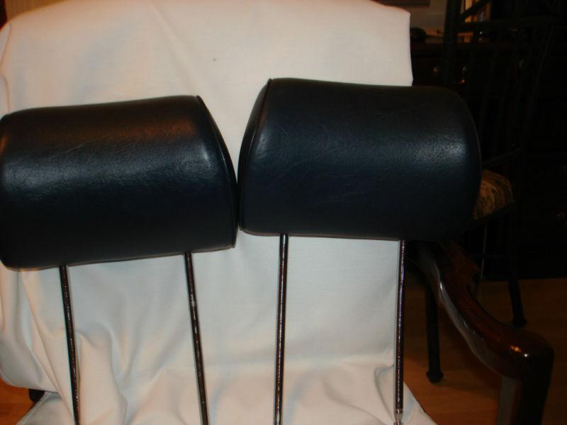 Mercedes w123  2 head rest, from 81 280ce coupe, color blue,  