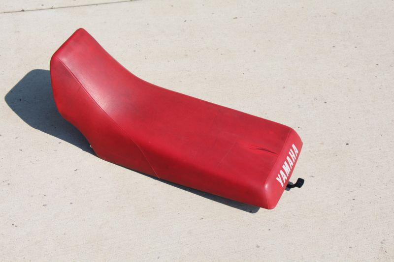 1987-2006 yamaha banshee complete seat cover latch foam pan red oem e-12