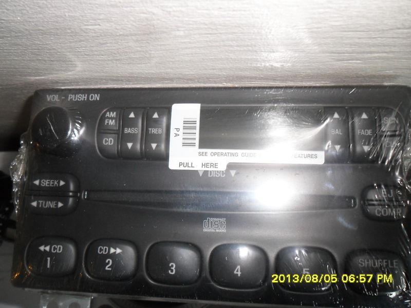 Ford  2002 2003 2004 2005  explorer mustang factory am/fm cd 3l2t-18c815-ub