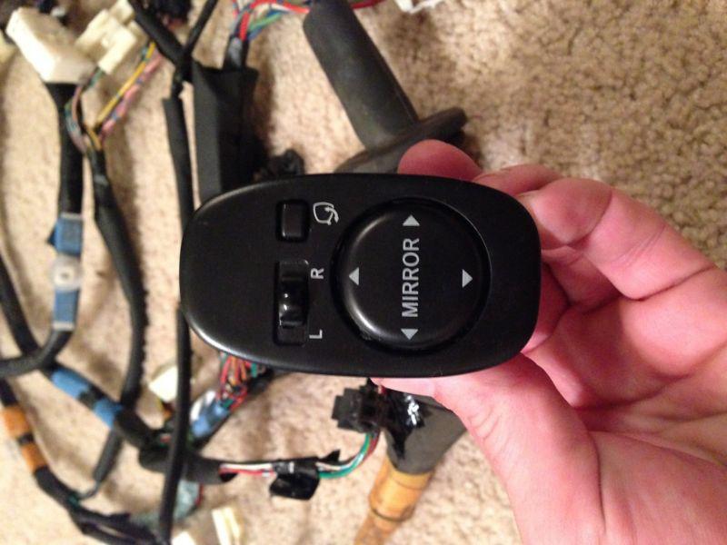 Sell JDM OEM LEXUS IS200 IS300 POWER FOLDING MIRRORS ALTEZZA SXE10 in