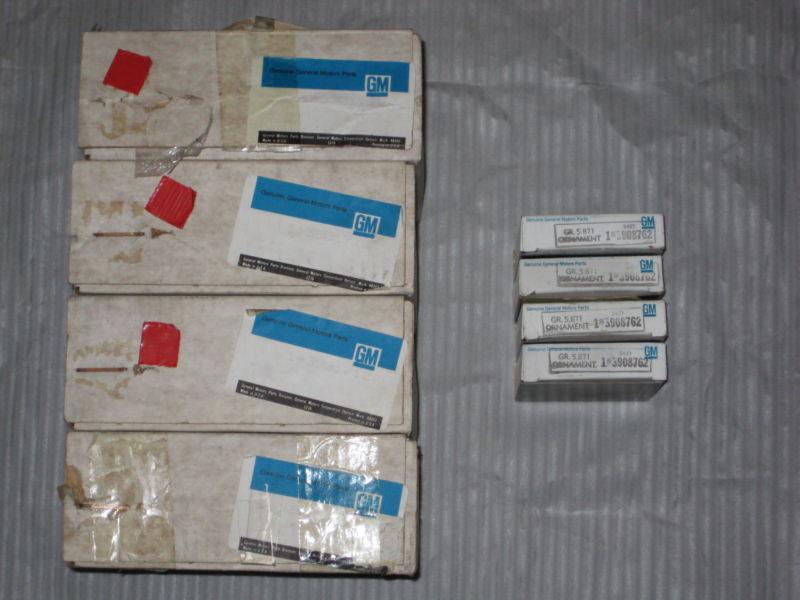 1967 chevrolet camaro chevelle corvette nova nos gm 3901712 hub caps