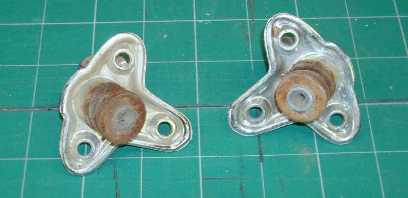 55 56 57 58 Chevy Pontiac Sun Visor Mount Pivot Set NICE Brackets 4157135 1955, US $19.99, image 2