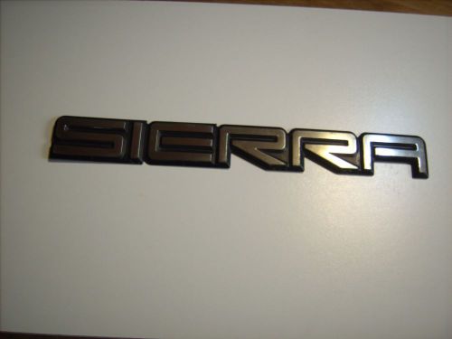 Oem tailgate left side lh sierra badge emblem 1997-2000 gmc sierra