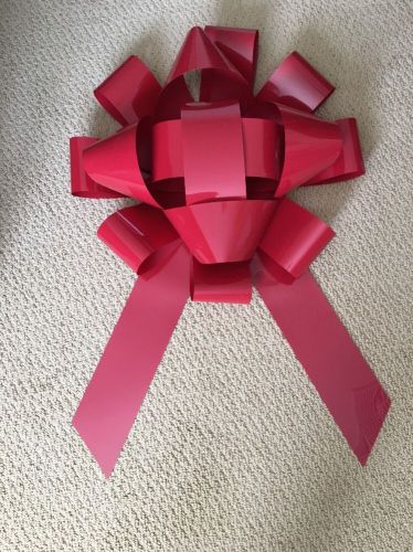 Magnetic red car bow