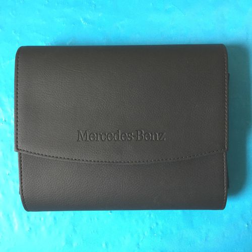 2013 mercedes benz cls  owners manual  in excelent condition