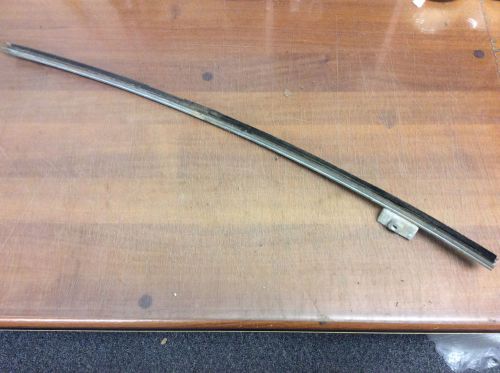 1967 1968 ford mustang front of rh door glass run weatherstrip