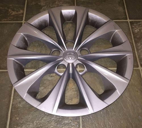 Toyota camry corolla hubcap