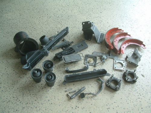 Triumph  tr250 tr6  tr7 ------ parts lot