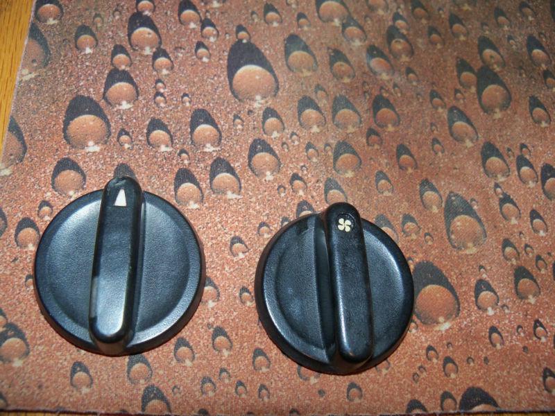 Sell 8693 B2000 B2200 B2600 MAZDA PICKUP HEATER FAN KNOBS CLIMATE